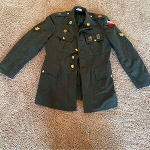 Vintage U.S. Army Military Dress Jacket Green 40R with Patches and Buttons